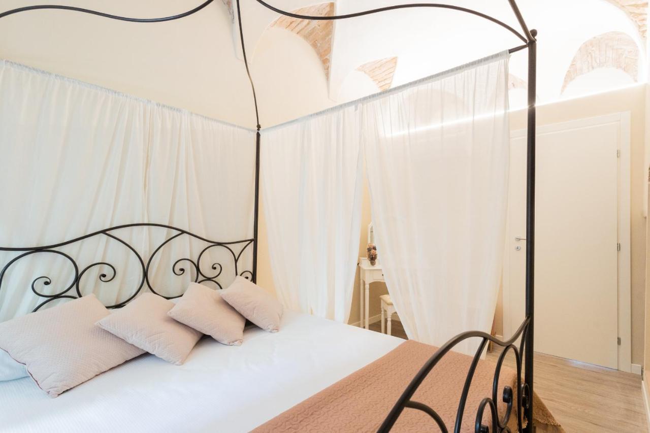 Romantic Escape City Centre With Jacuzzi & Parking By Rent All Como Exterior photo