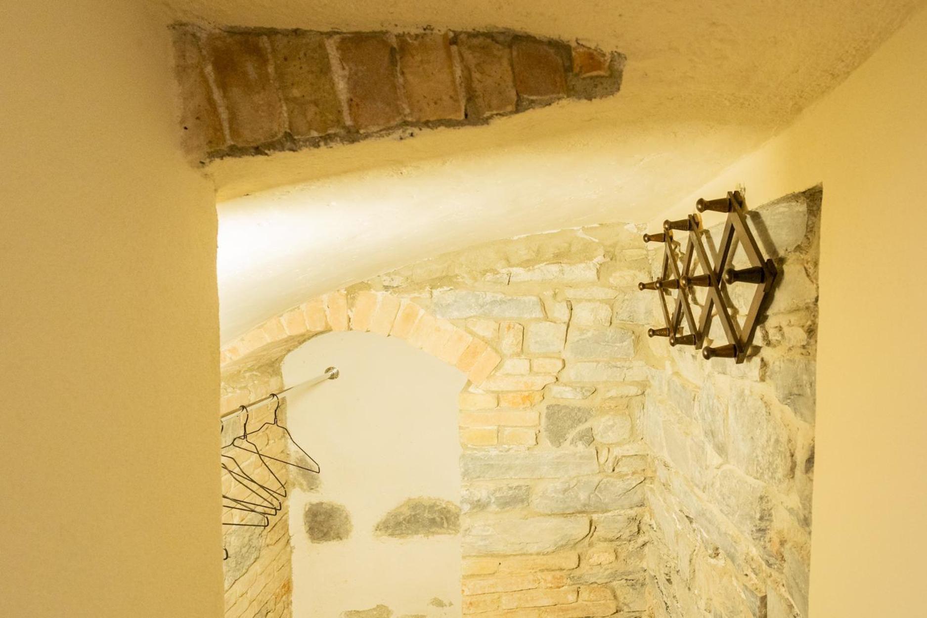 Romantic Escape City Centre With Jacuzzi & Parking By Rent All Como Exterior photo
