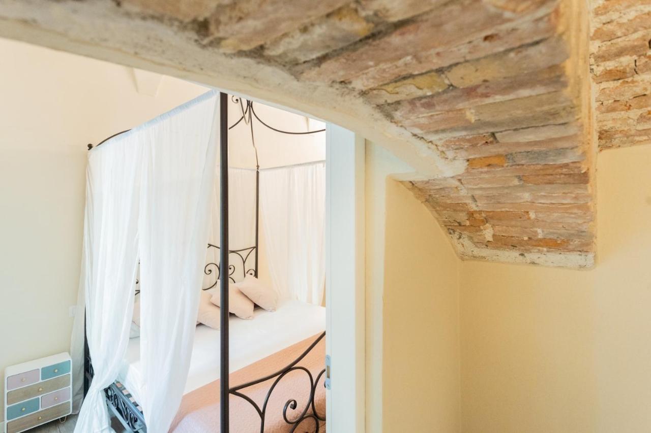 Romantic Escape City Centre With Jacuzzi & Parking By Rent All Como Exterior photo