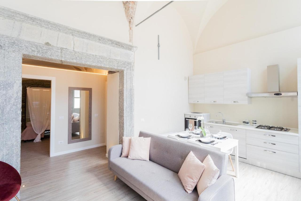 Romantic Escape City Centre With Jacuzzi & Parking By Rent All Como Exterior photo