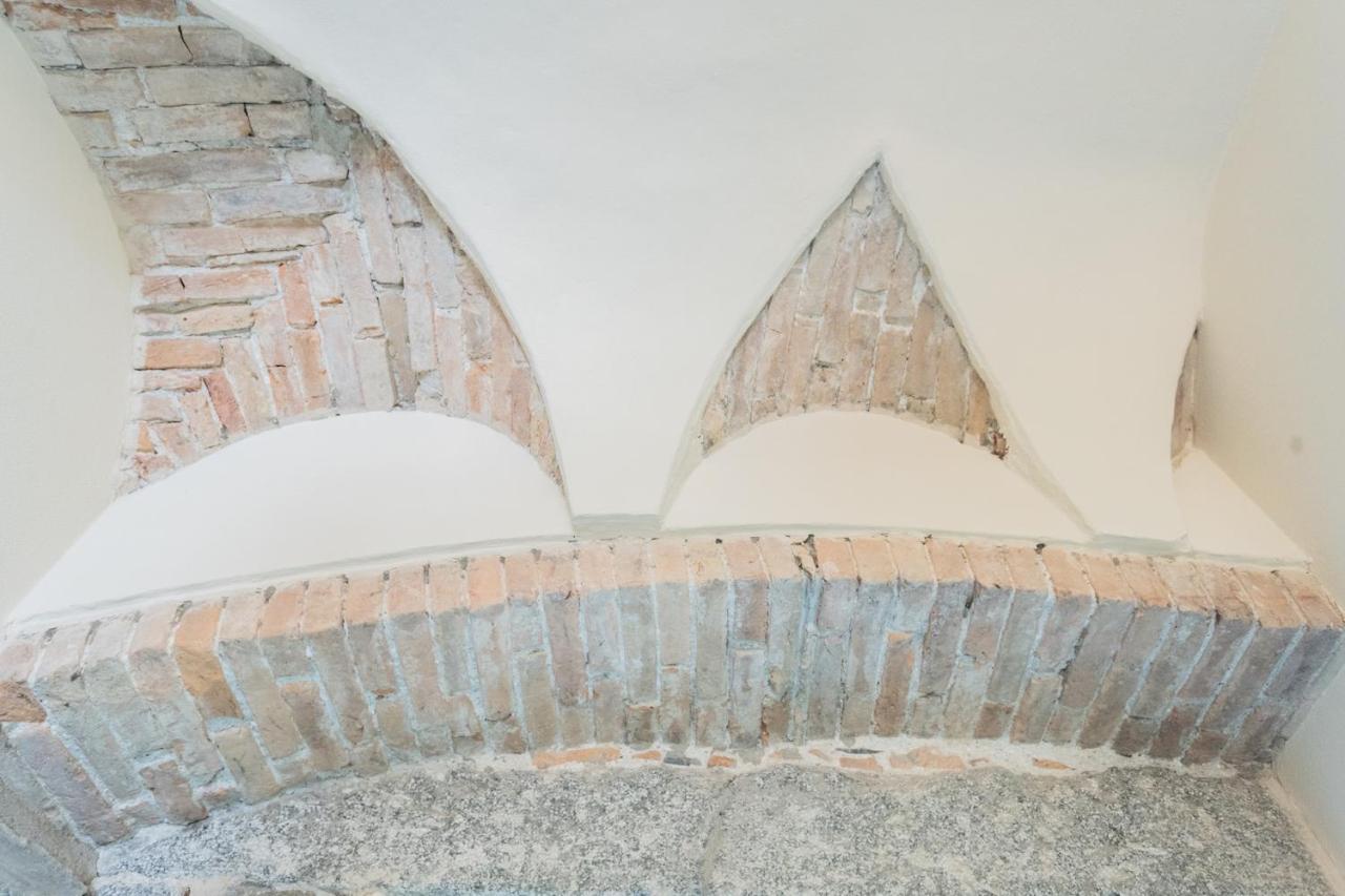 Romantic Escape City Centre With Jacuzzi & Parking By Rent All Como Exterior photo
